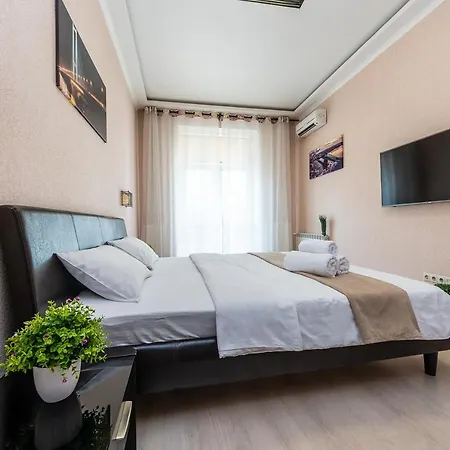 Kreschatik 21, With Terrace Kiev Exterior photo
