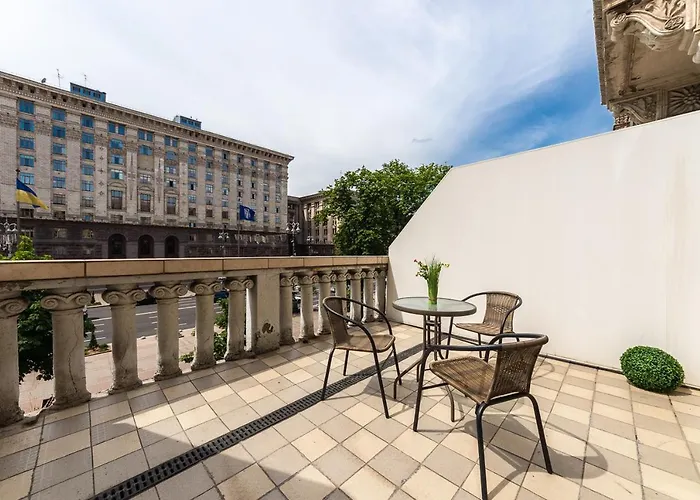 Kreschatik 21, With Terrace